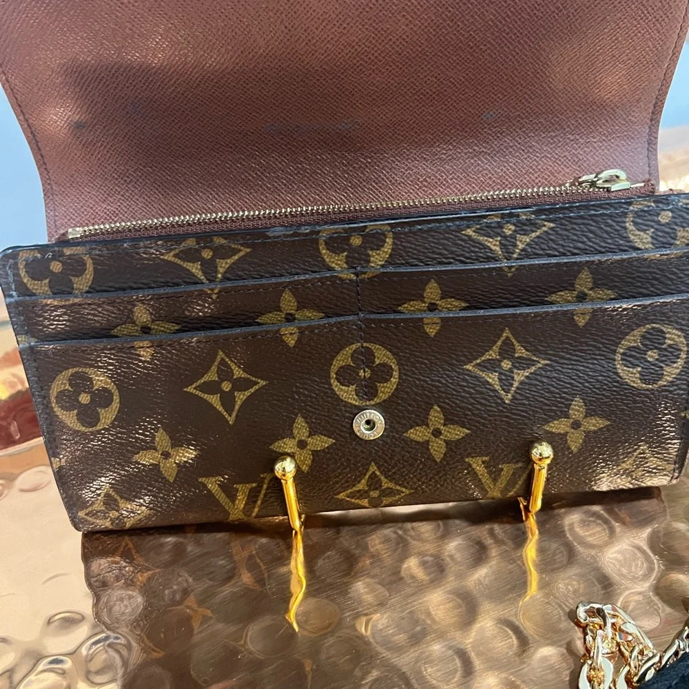 💯 Authentic Louis Vuitton Newer Style Sarah Wallet - Picture 3 of 6